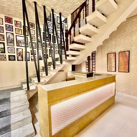 Shelton Hotel Mardan Bagian luar foto