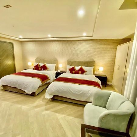 Shelton Hotel Mardan Bagian luar foto