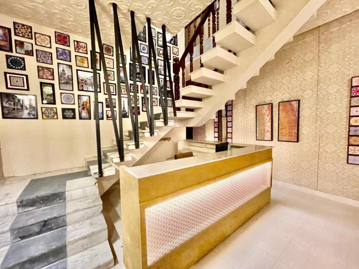 Shelton Hotel Mardan Bagian luar foto