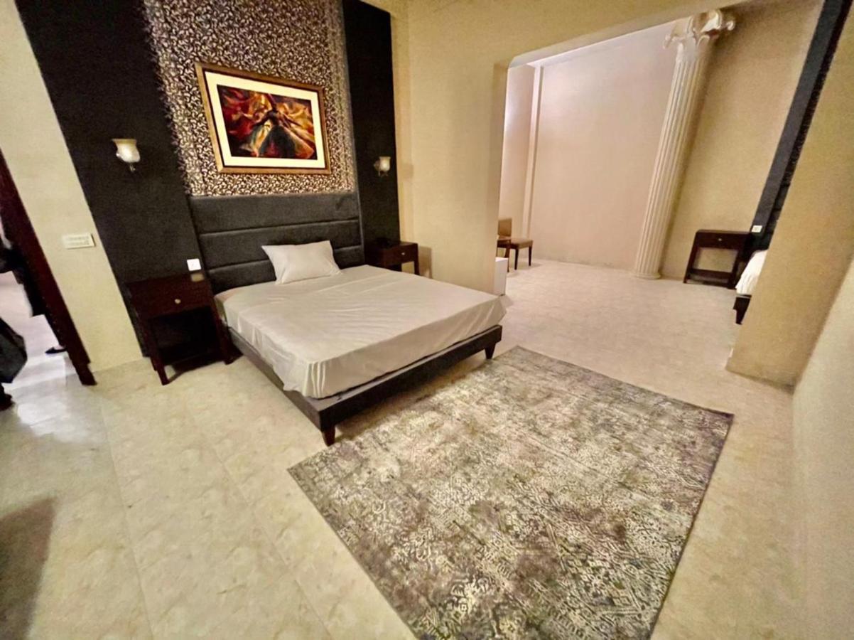 Shelton Hotel Mardan Bagian luar foto