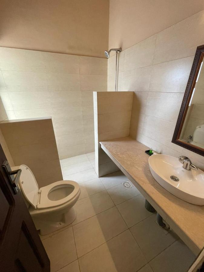 Shelton Hotel Mardan Bagian luar foto